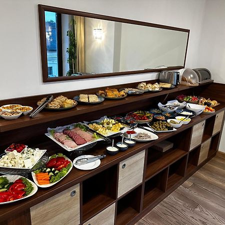 Bernardazzi Grand Hotel Chisinau Ngoại thất bức ảnh