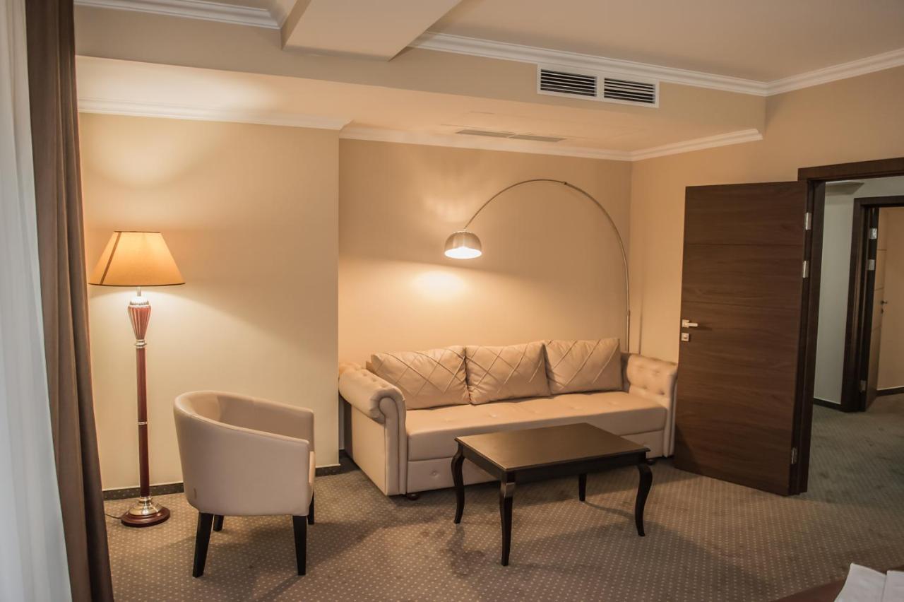 Bernardazzi Grand Hotel Chisinau Ngoại thất bức ảnh